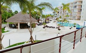 3Br Apt With Pool